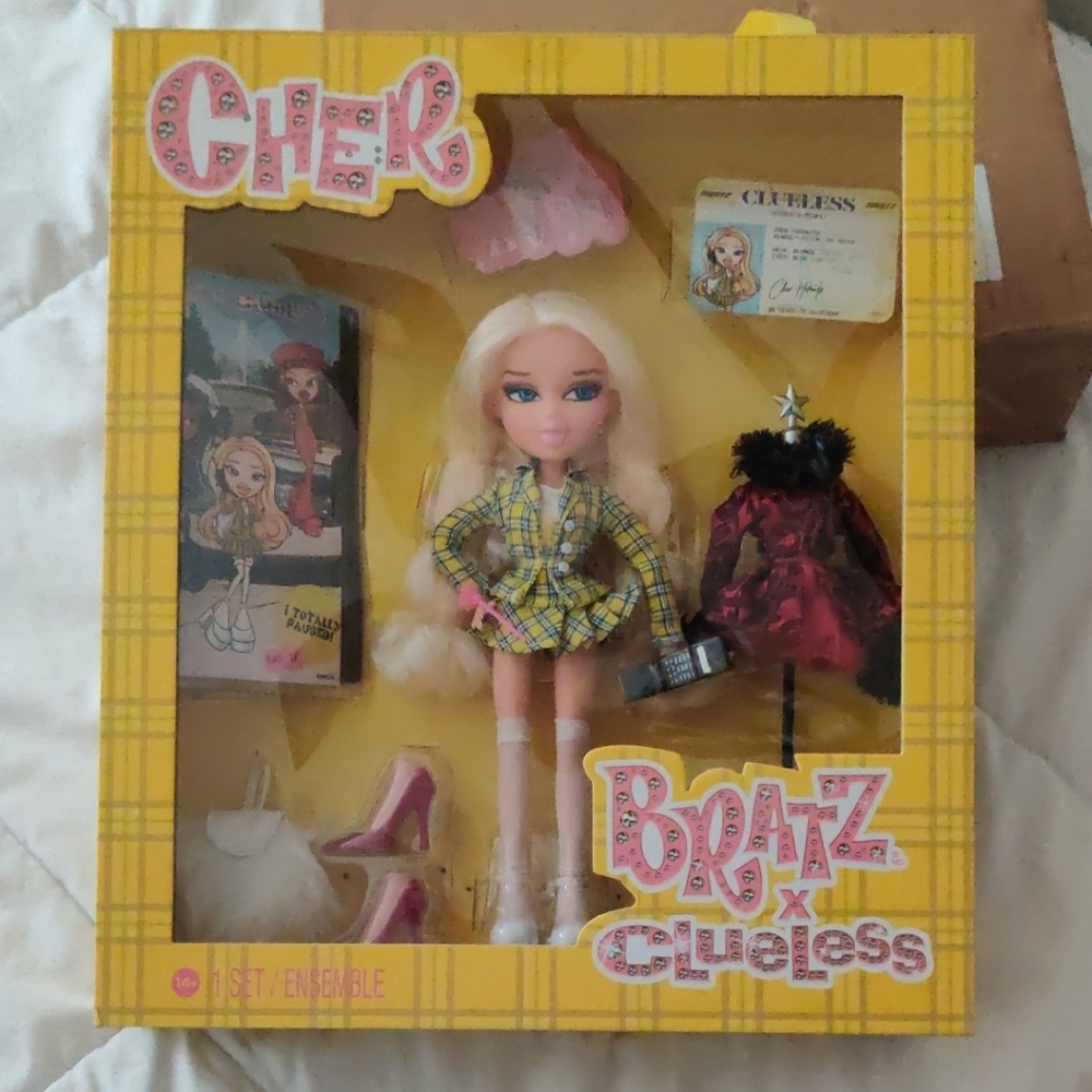Bratz x Clueless Cher Doll - Stylish Yellow Plaid Outfit